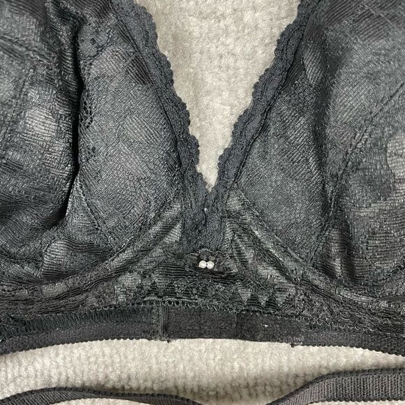 Vintage 1970 JcPenny Black Lace Elastic Removable Strap Bra 36B USA - Picture 3 of 6
